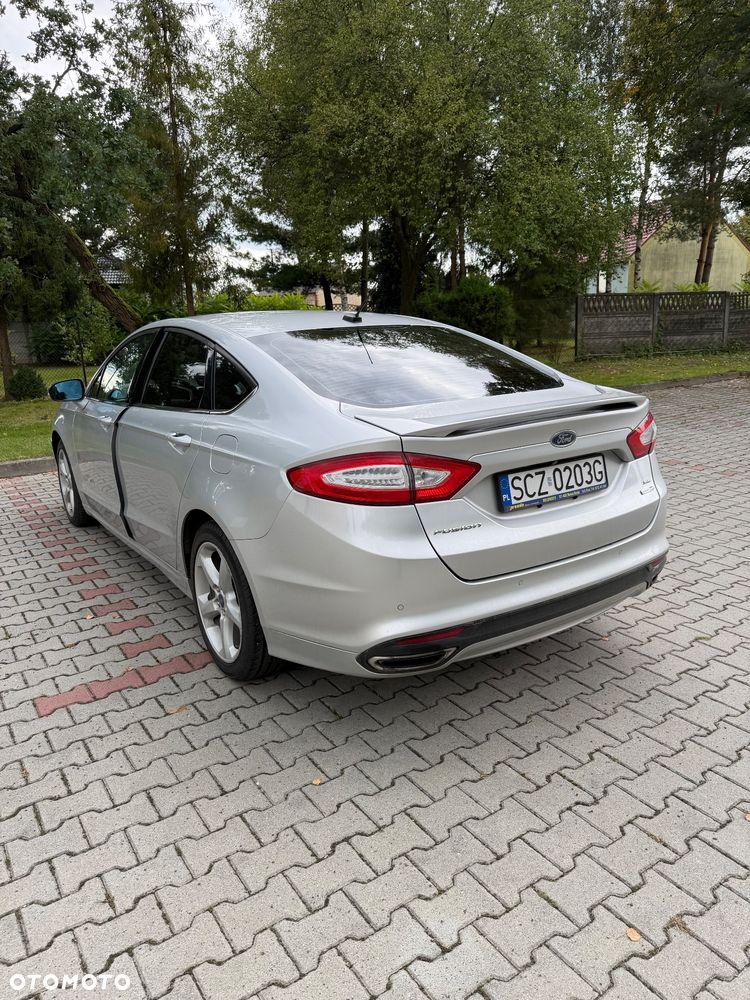 Ford Fusion 2.0 EcoBoost Titanium - 3