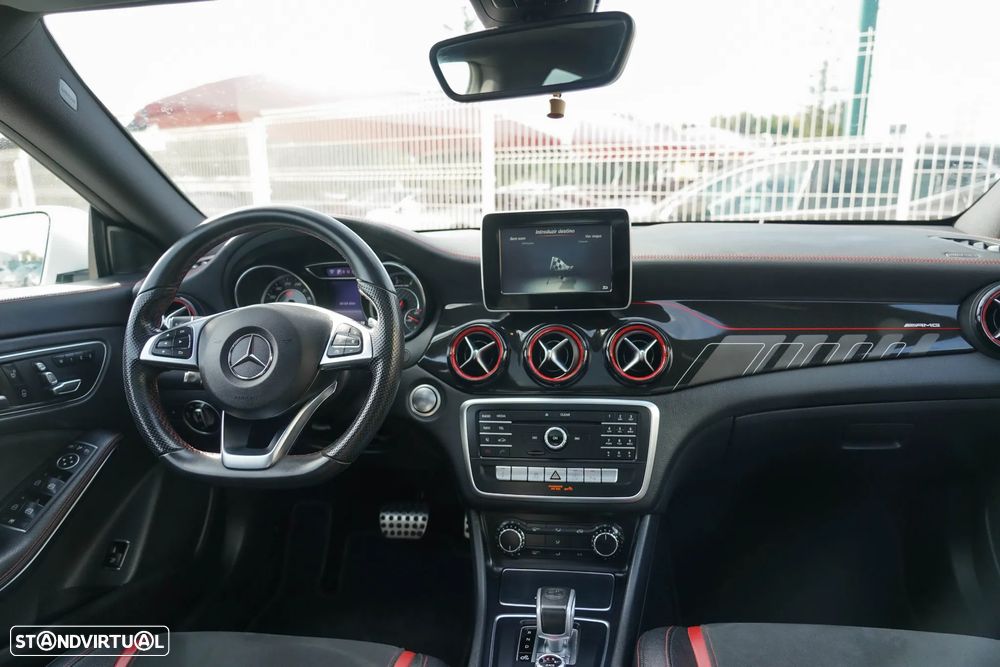 Mercedes-Benz CLA 45 AMG 4-Matic - 10