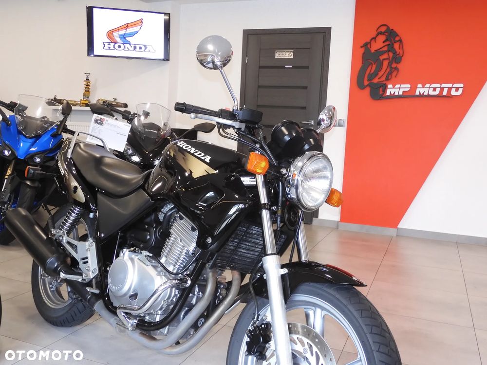 Honda CB - 1