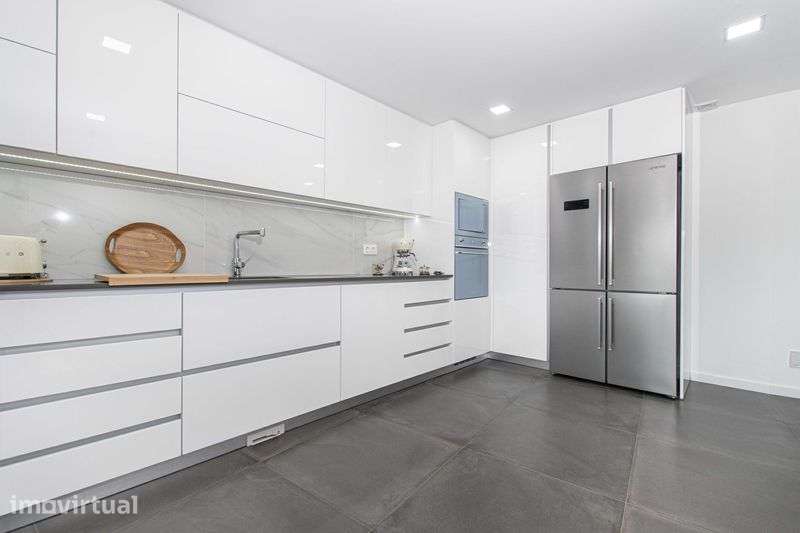 Apartamento T5 - Porto Salvo - Grande imagem: 2/12