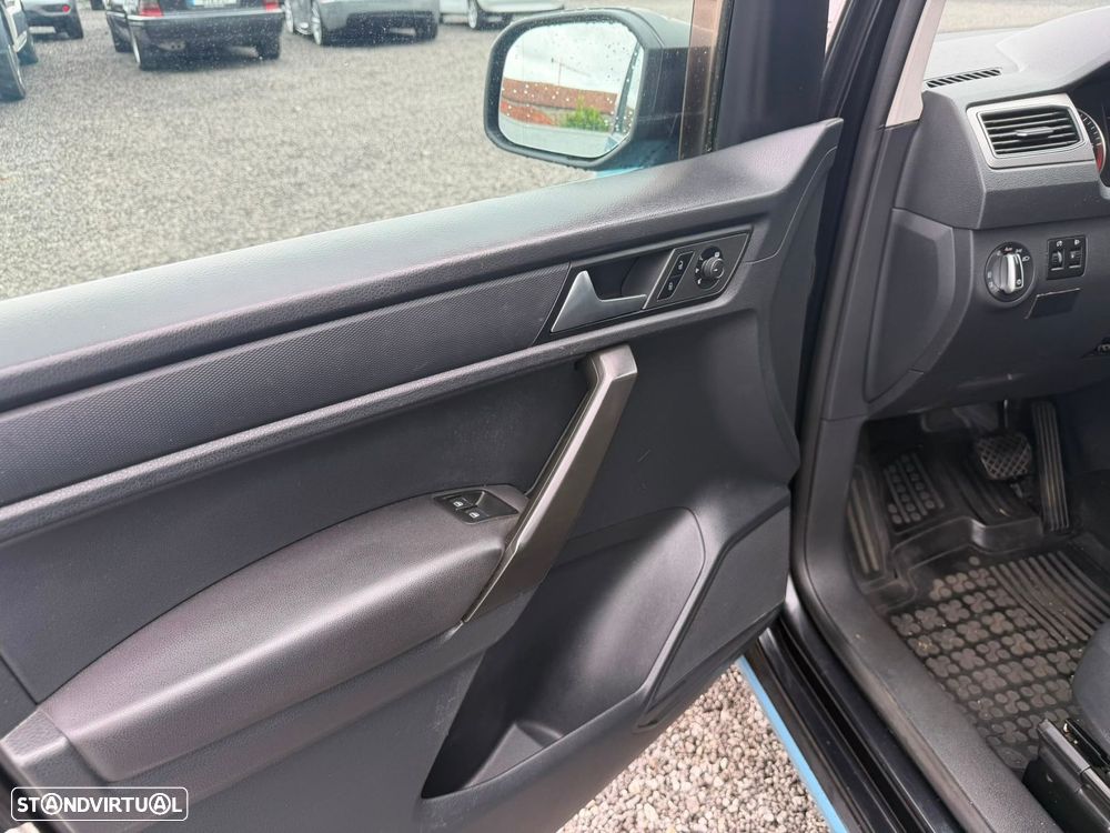 VW Caddy 2.0 TDi BM Highline DSG - 25