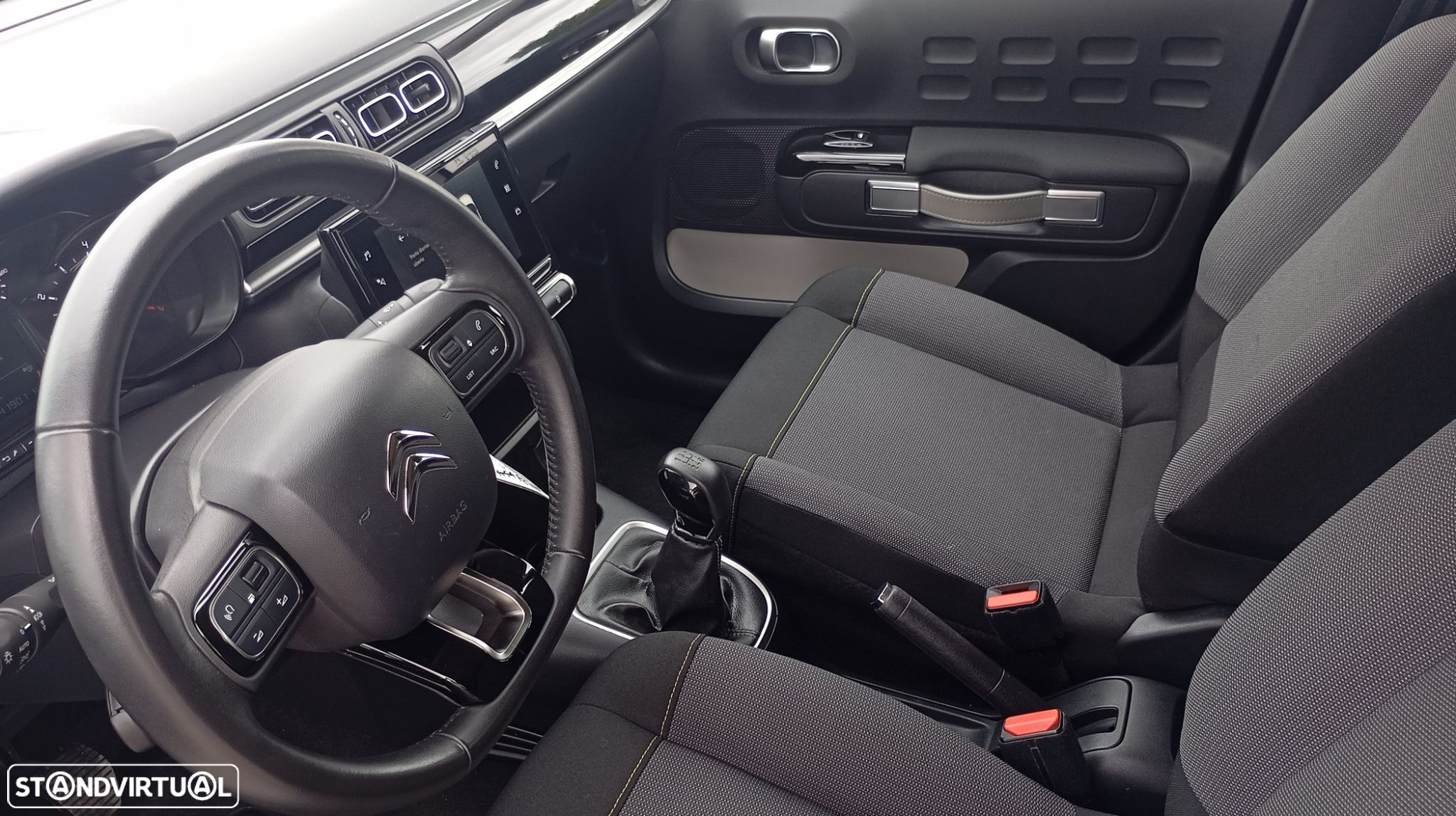 Citroën C3 1.2 PureTech Shine - 8