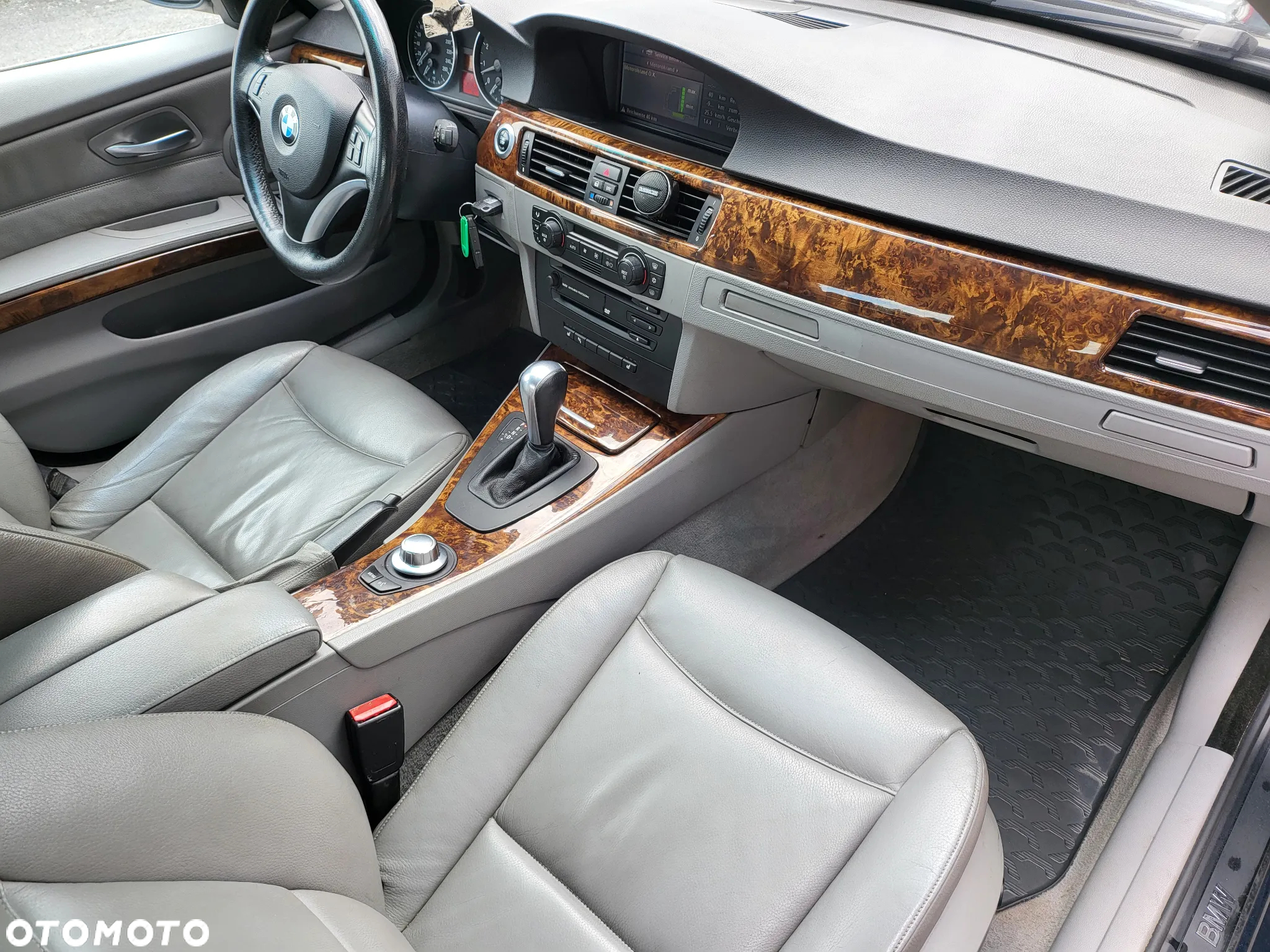 BMW Seria 3 325i - 11