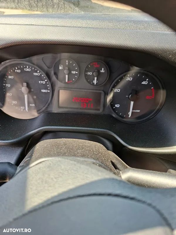 Iveco DAILY 35S14H-Carosare BOX IZOLAT TIP SNACK - 5