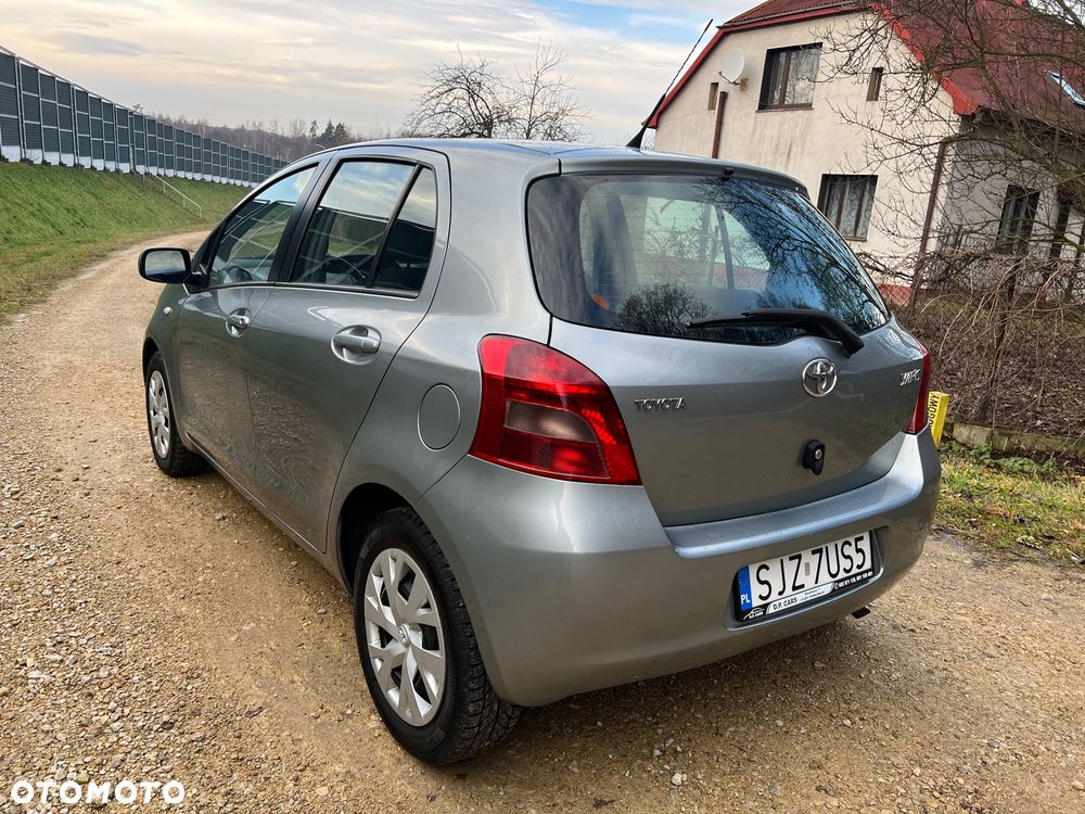 Toyota Yaris 1.3 Sol - 3