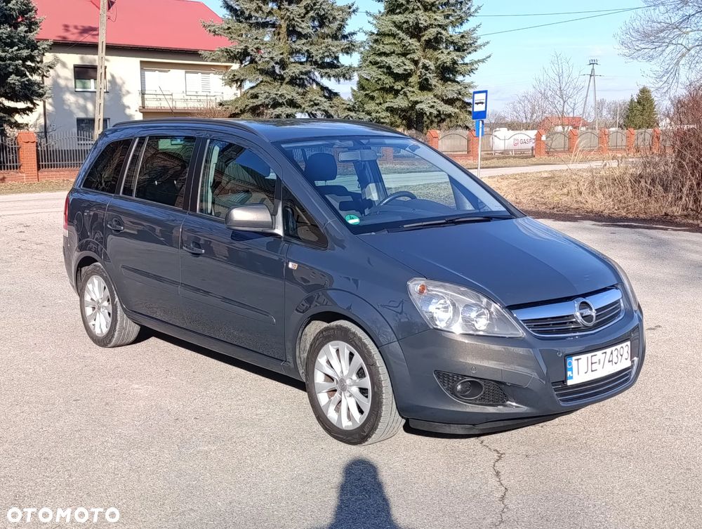 Opel Zafira 1.8 Cosmo - 1