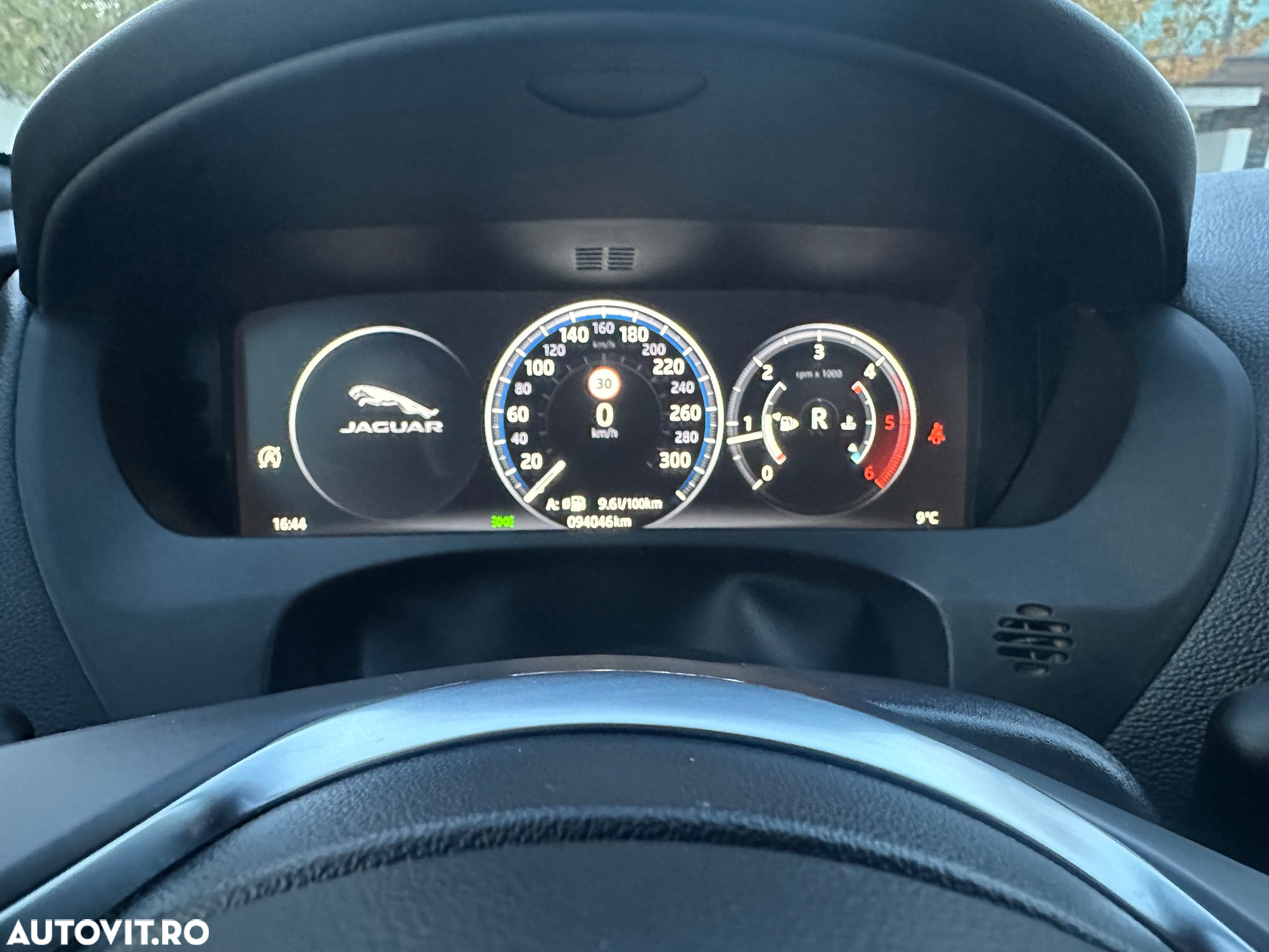 Jaguar F-Pace 25d AWD Aut. R-Sport - 16