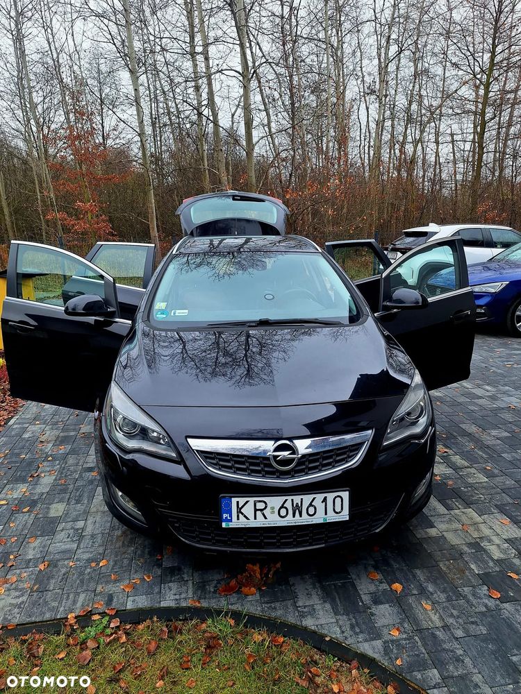 Opel Astra 1.4 T Essentia - 11