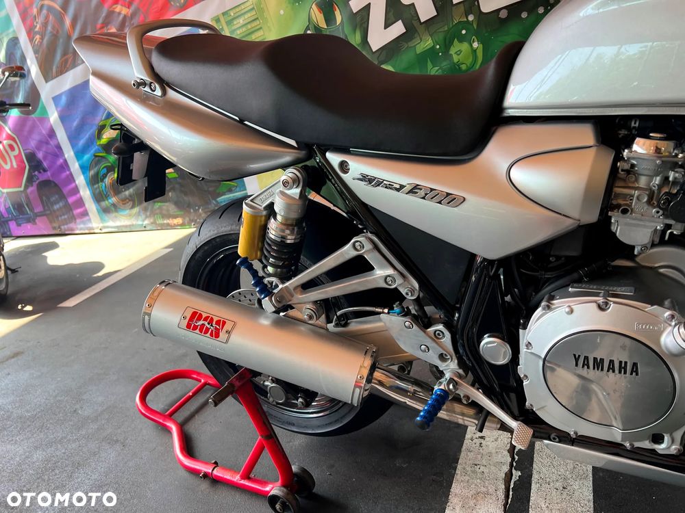 Yamaha XJR - 14