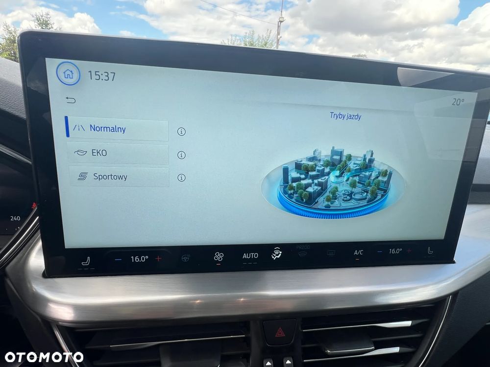 Ford Focus 1.0 EcoBoost Titanium X - 29