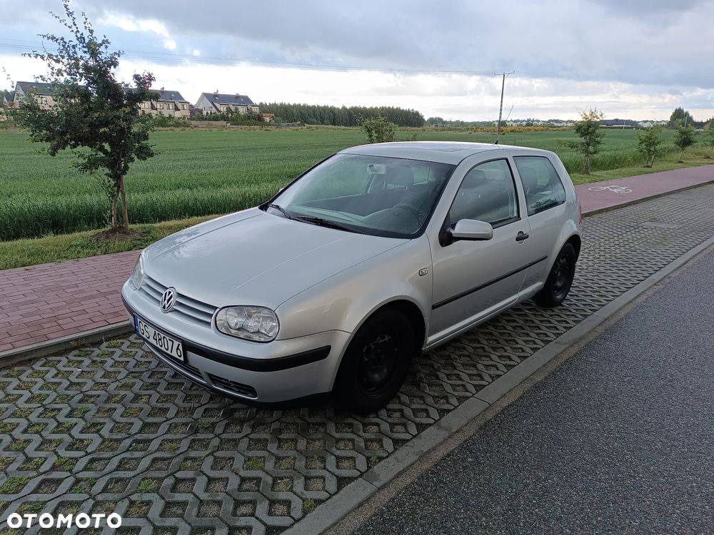 Volkswagen Golf 1.4 Basis - 1