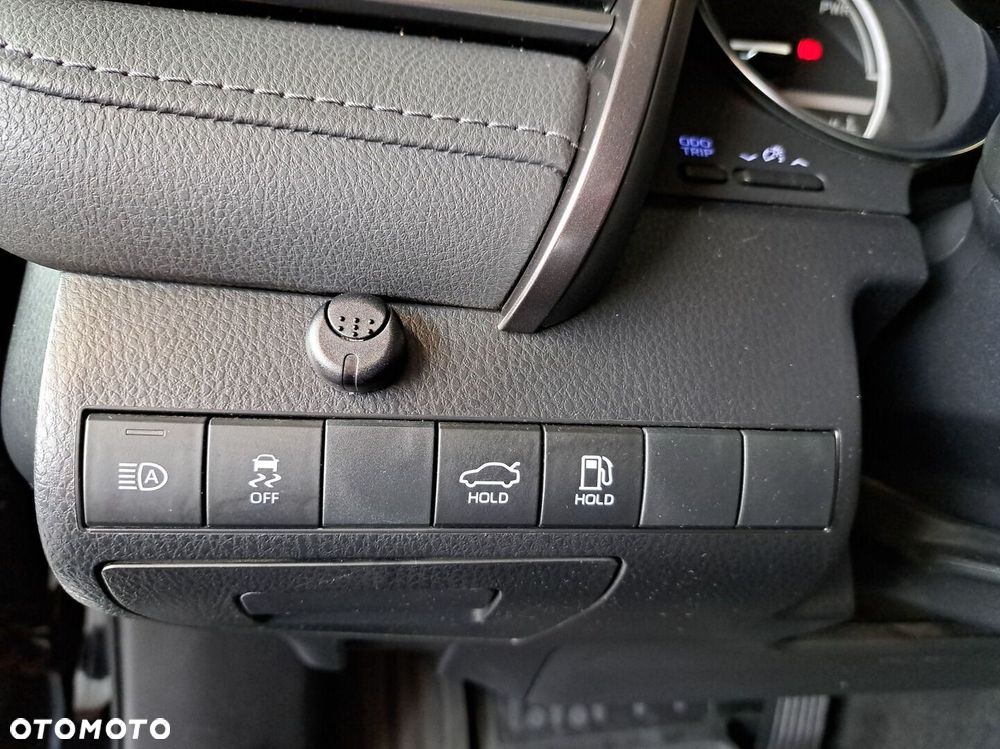 Toyota Camry 2.5 Hybrid Comfort CVT - 35