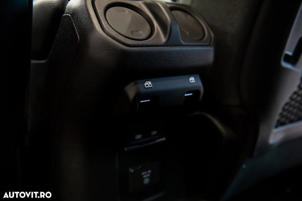 Jeep Wrangler - 30