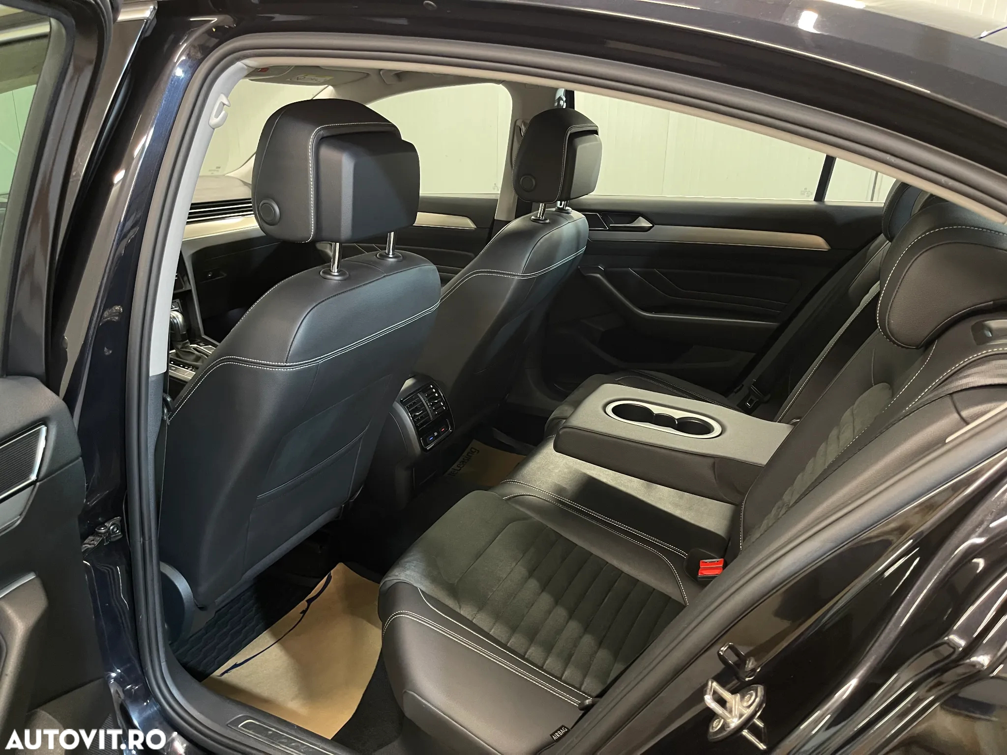 Volkswagen Passat 2.0 TDI DSG Highline - 10