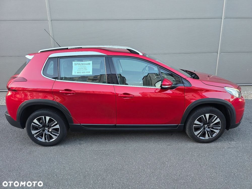 Peugeot 2008 1.2 Pure Tech GPF Signature S&S - 9