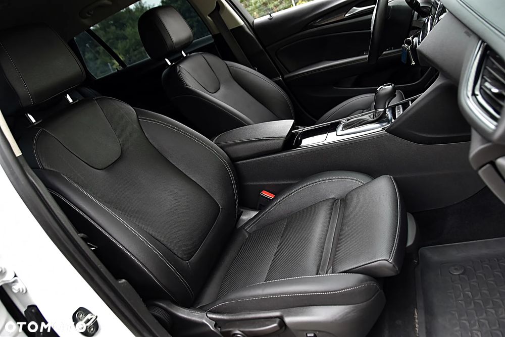 Opel Insignia 2.0 BiTurbo 4x4 Innovation - 10