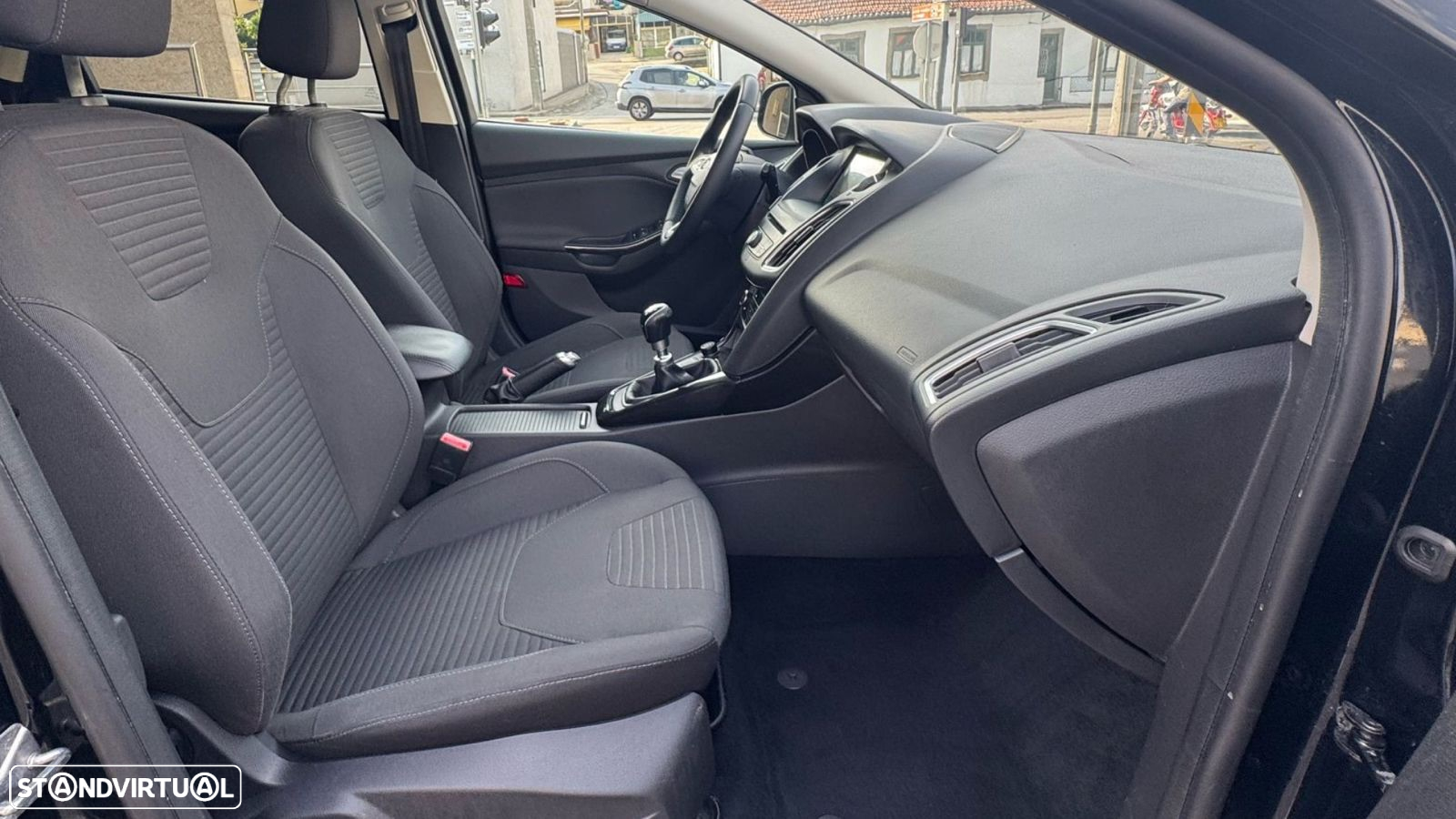 Ford Focus SW 1.0 SCTi Titanium - 11
