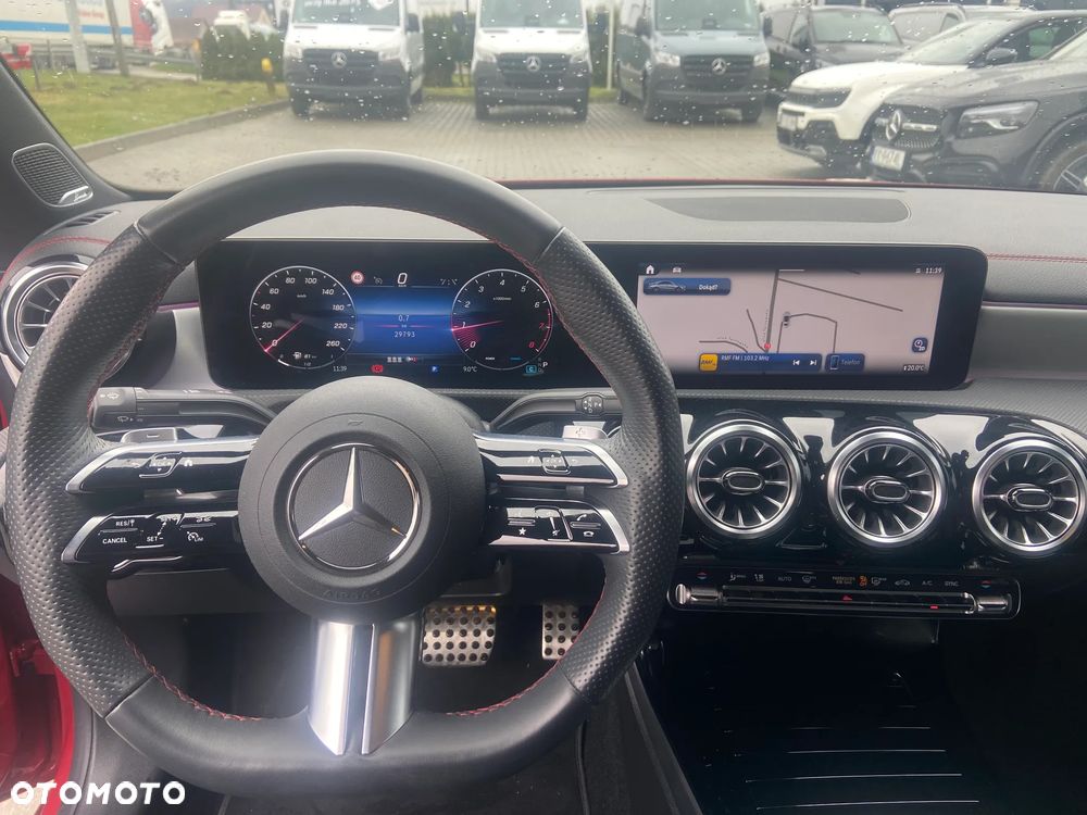 Mercedes-Benz CLA 200 AMG Line 7G-DCT - 11