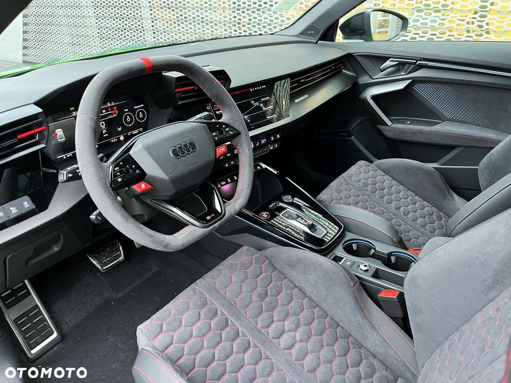 Audi RS3 Limousine - 16