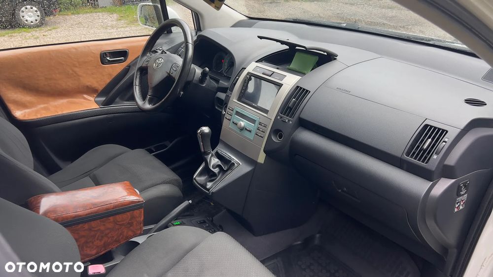 Toyota Corolla Verso - 13