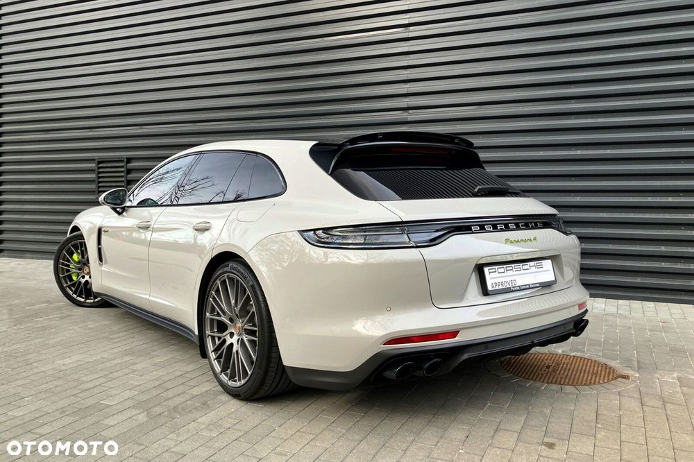 Porsche Panamera - 4