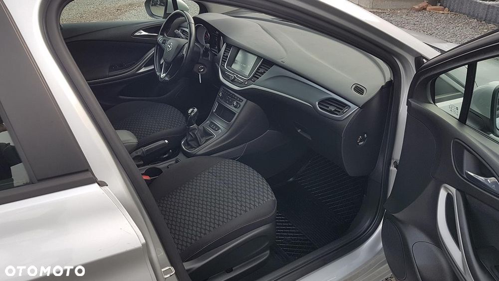 Opel Astra 1.6 CDTI Essentia - 28