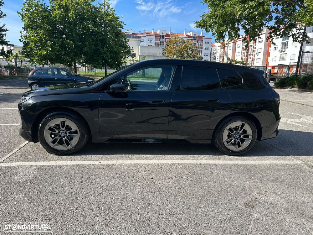 BMW iX xDrive 40 Pack Desportivo - 2