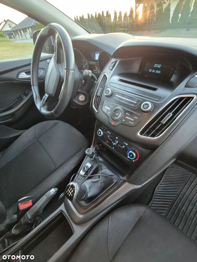 Ford Focus 1.6 Trend - 14