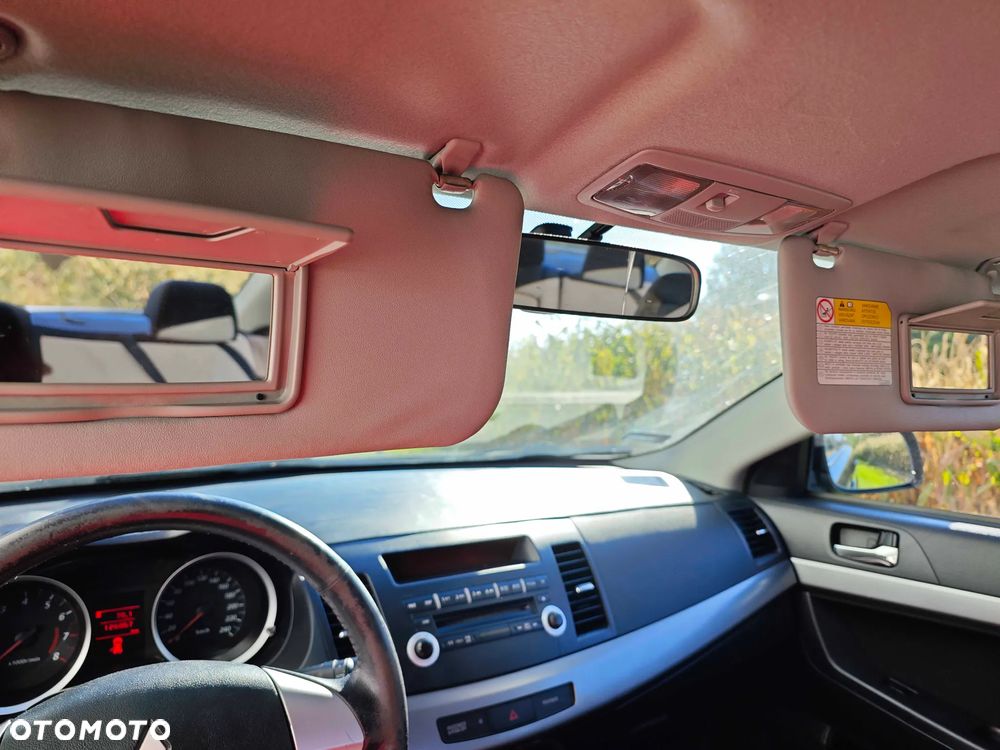 Mitsubishi Lancer 1.6 Invite - 12