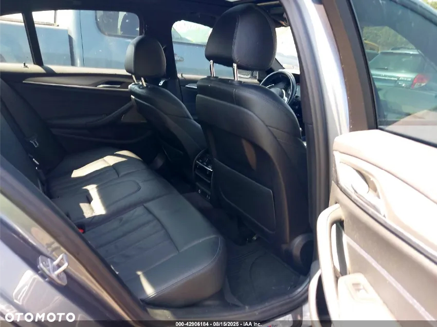 BMW Seria 5 540i xDrive - 11