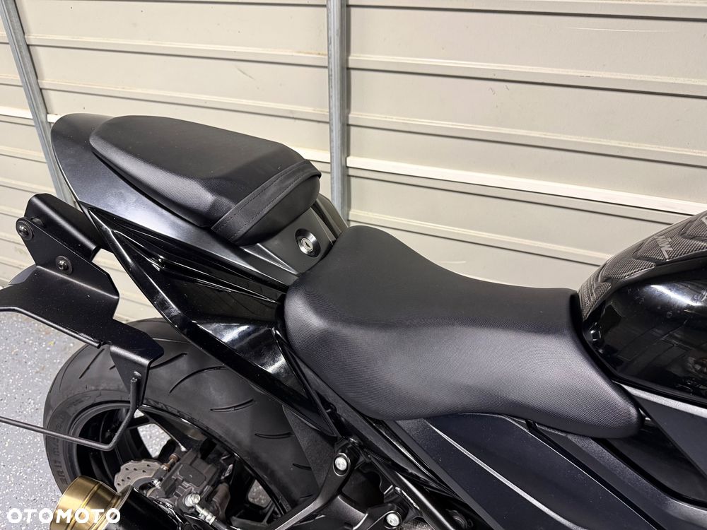 Suzuki GSX - 9