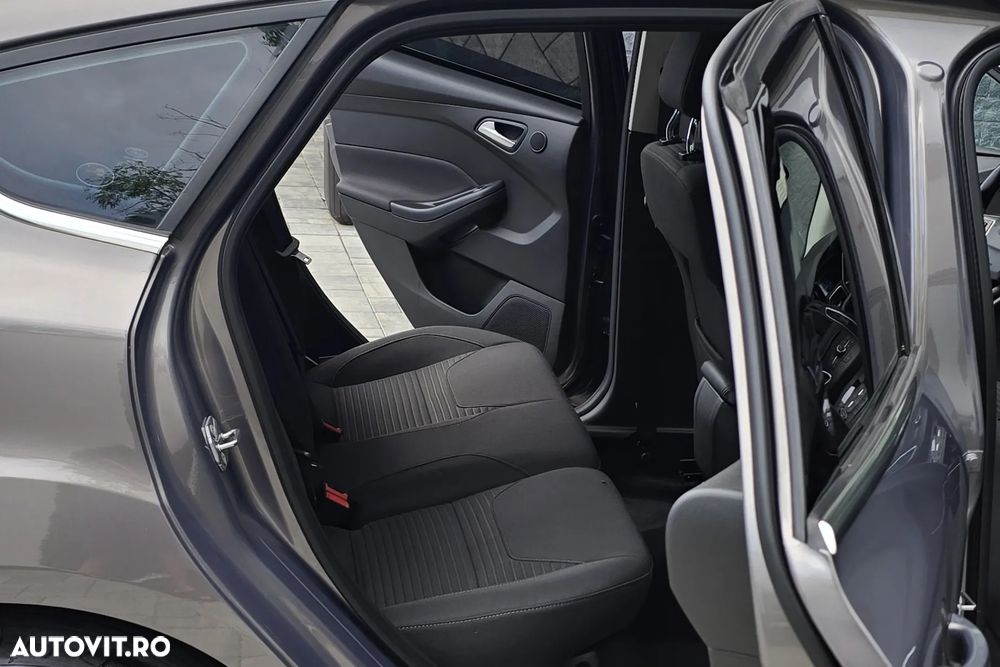 Ford Focus - 12