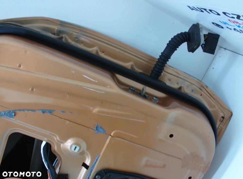 Mitsubishi Carisma drzwi prawe lewe przednie części K80 - 10