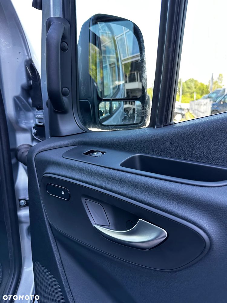 Mercedes-Benz Sprinter - 29
