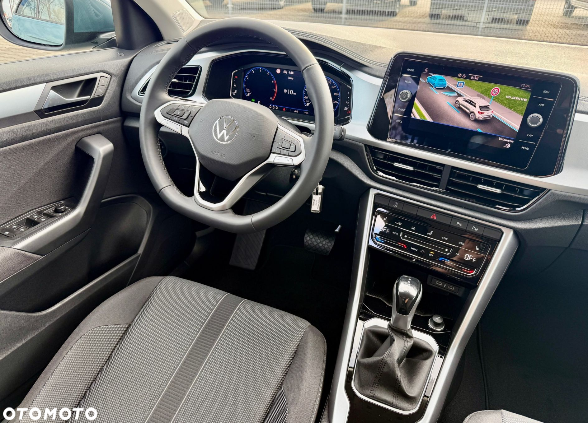 Volkswagen T-Roc - 9