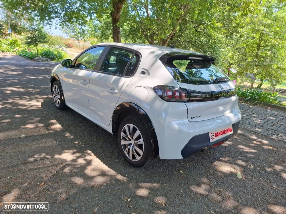 Peugeot e-208 - 14