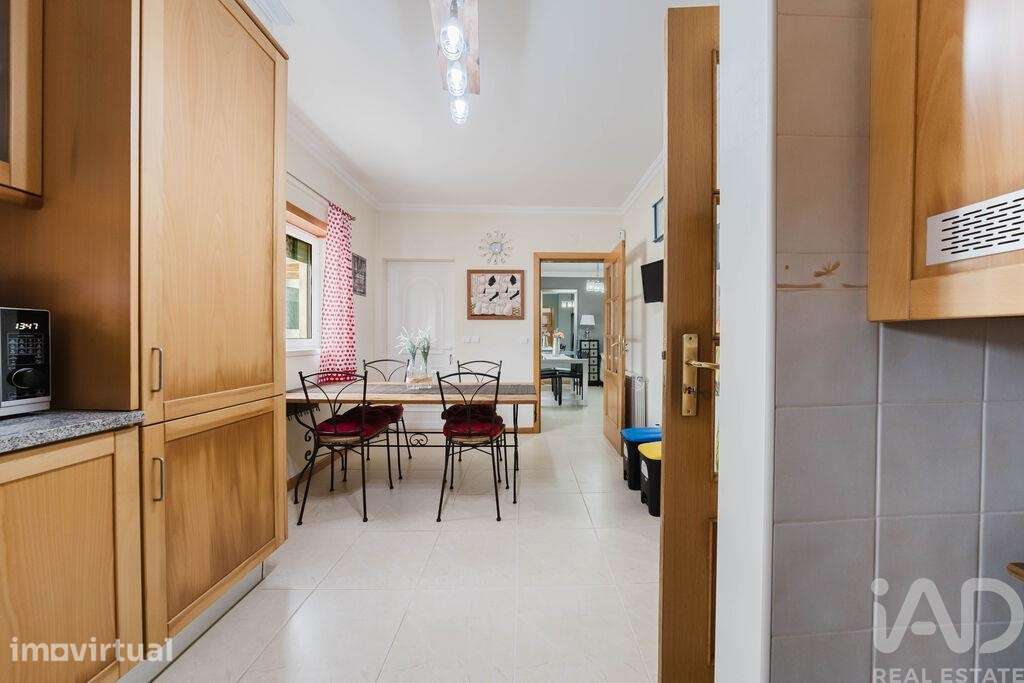 Casa / Villa T4 em Santa Maria, São Pedro e Sobral da Lagoa de 256,00 - Grande imagem: 3/30