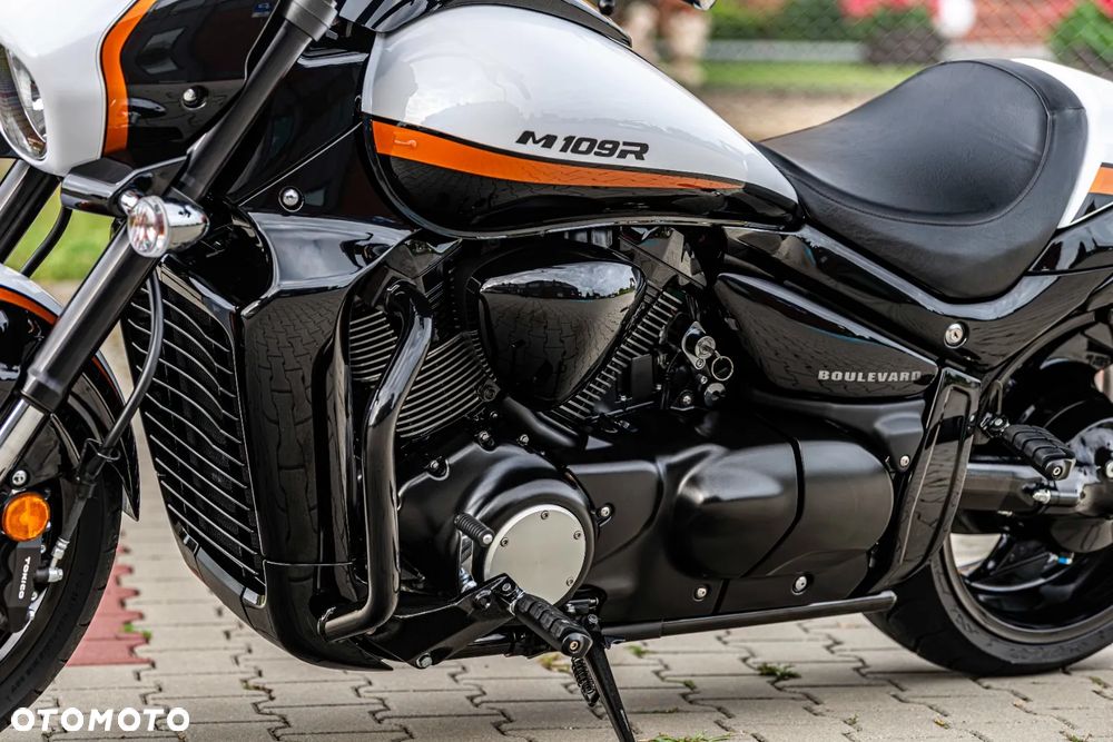 Suzuki Boulevard - 20