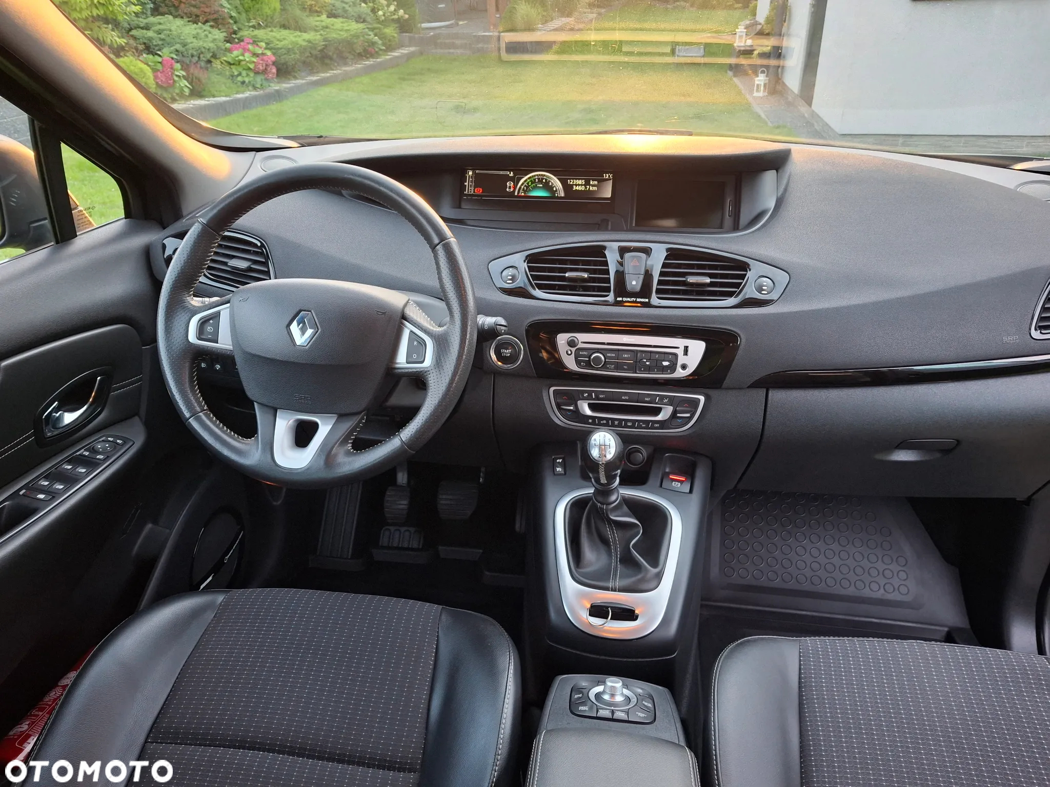 Renault Scenic ENERGY TCe 115 Bose Edition - 30