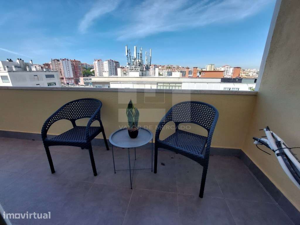 Apartamento T3 totalmente remodelado, 8º andar, Rua Engenheiro Nobr... - Grande imagem: 4/29