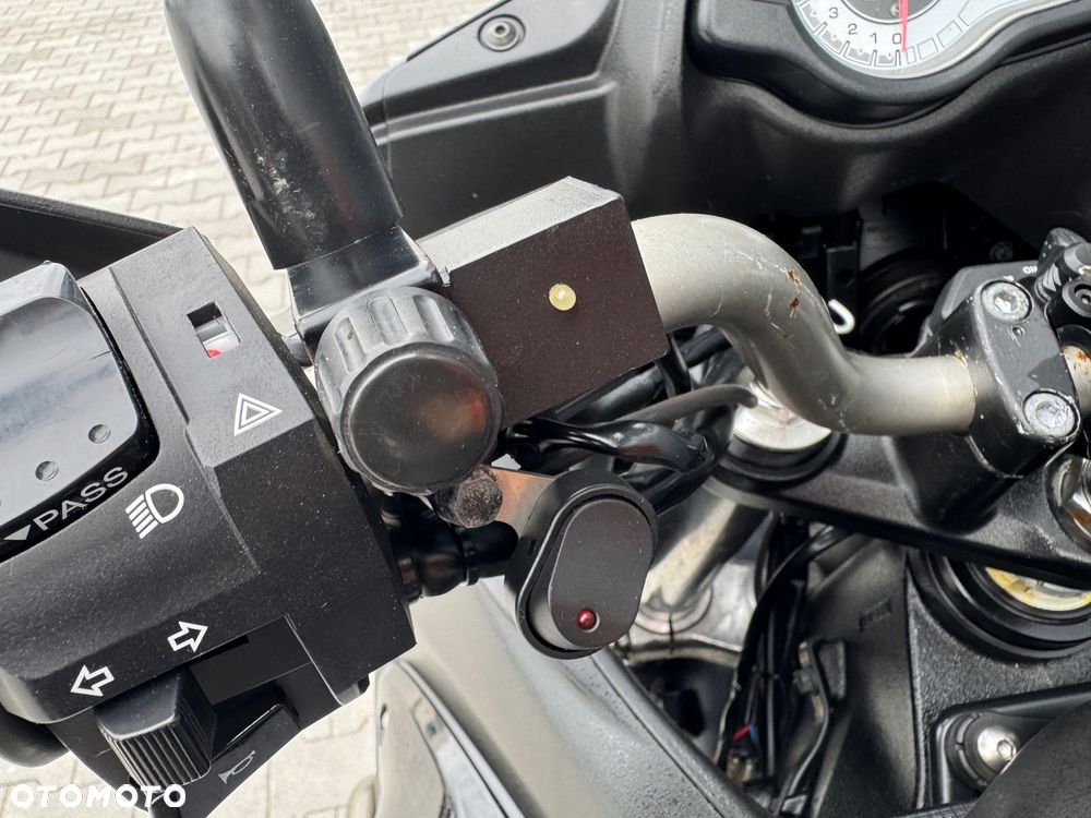 Suzuki V-STROM - 22