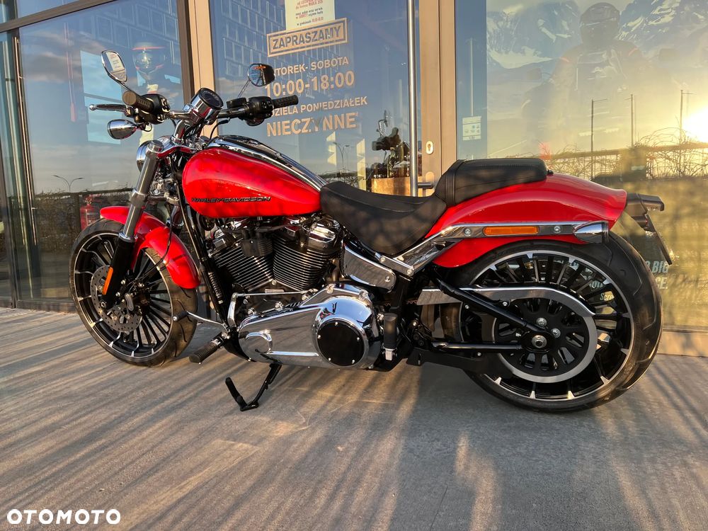 Harley-Davidson Softail Breakout - 9