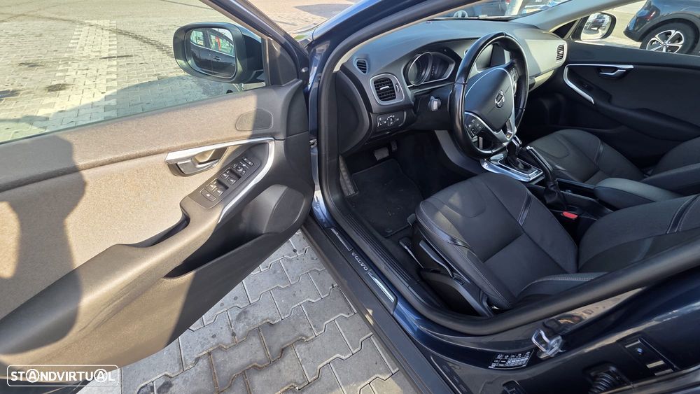 Volvo V40 2.0 D3 Momentum Geartronic - 7