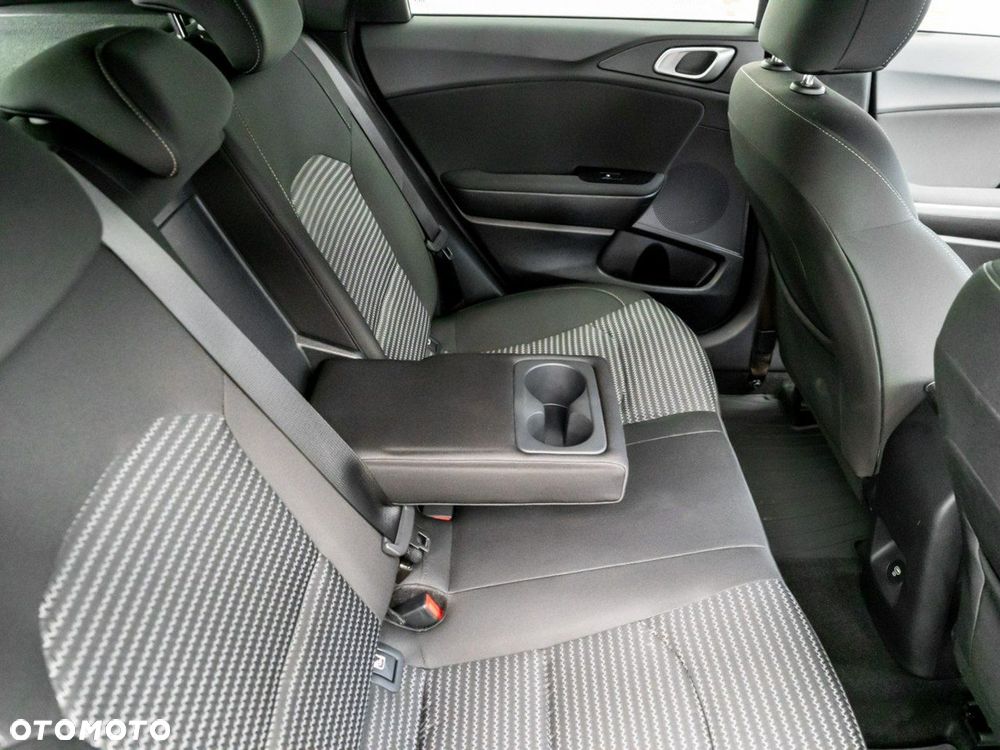 Kia Ceed 1.5 T-GDI M DCT - 23