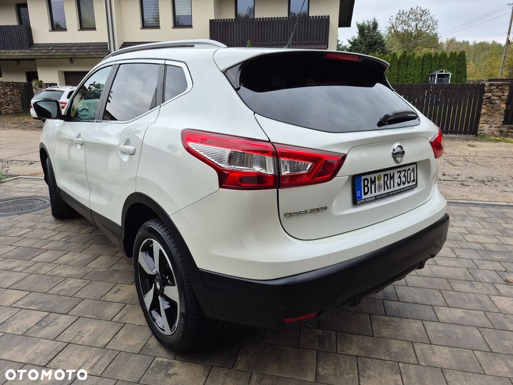 Nissan Qashqai 1.6 dCi TEKNA+ - 11