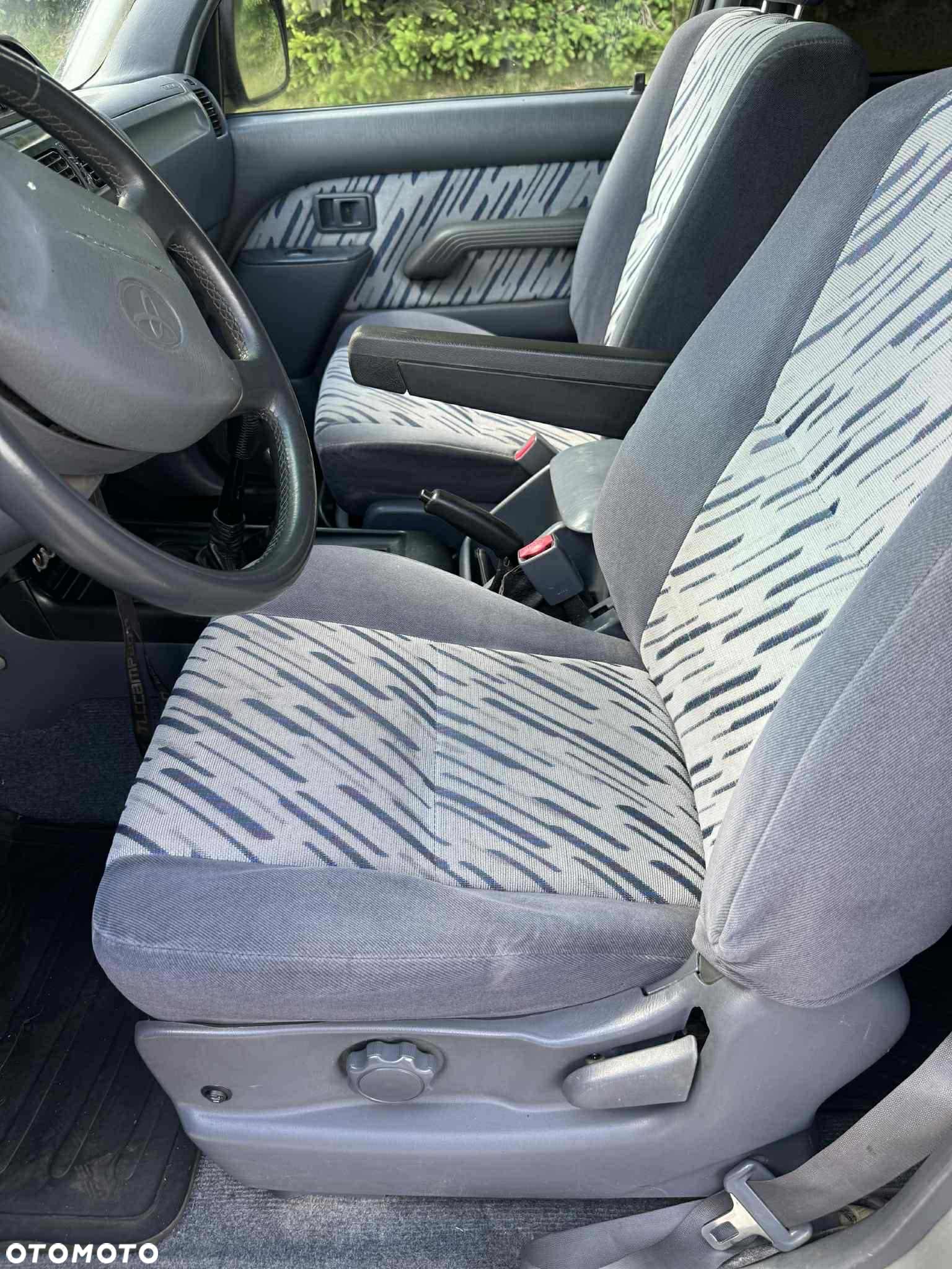 Toyota Land Cruiser - 17