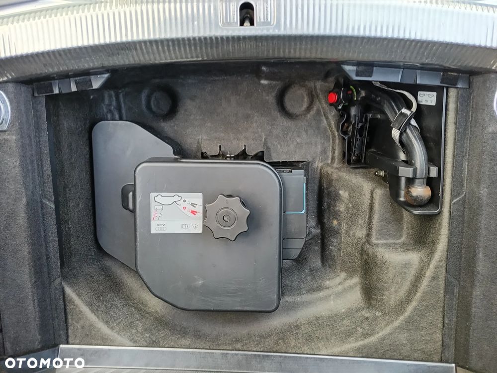 Audi A4 Avant 2.0 TDI DPF quattro S tronic Attraction - 32