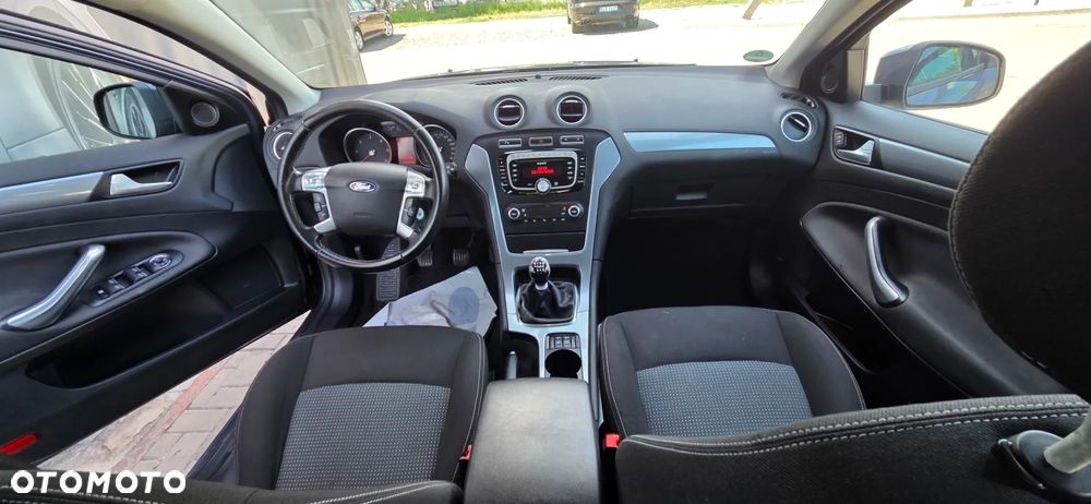 Ford Mondeo 2.0 TDCi Ghia - 32