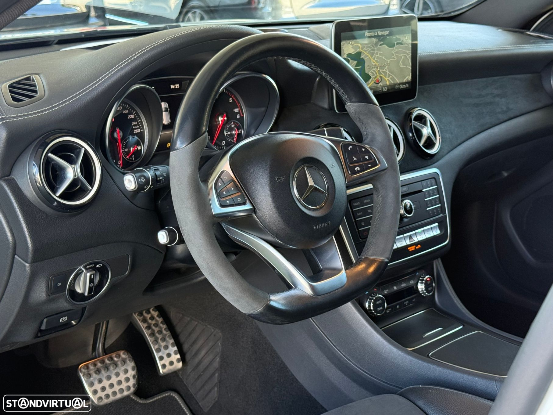 Mercedes-Benz GLA 220 d AMG Line - 17