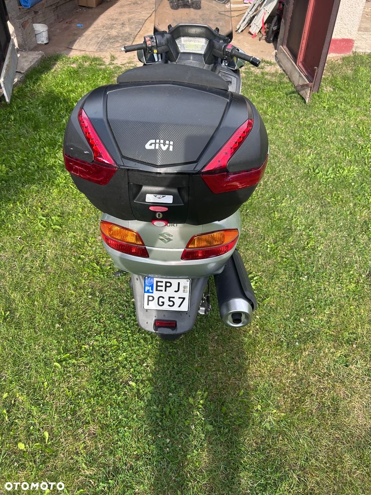 Suzuki Burgman - 7